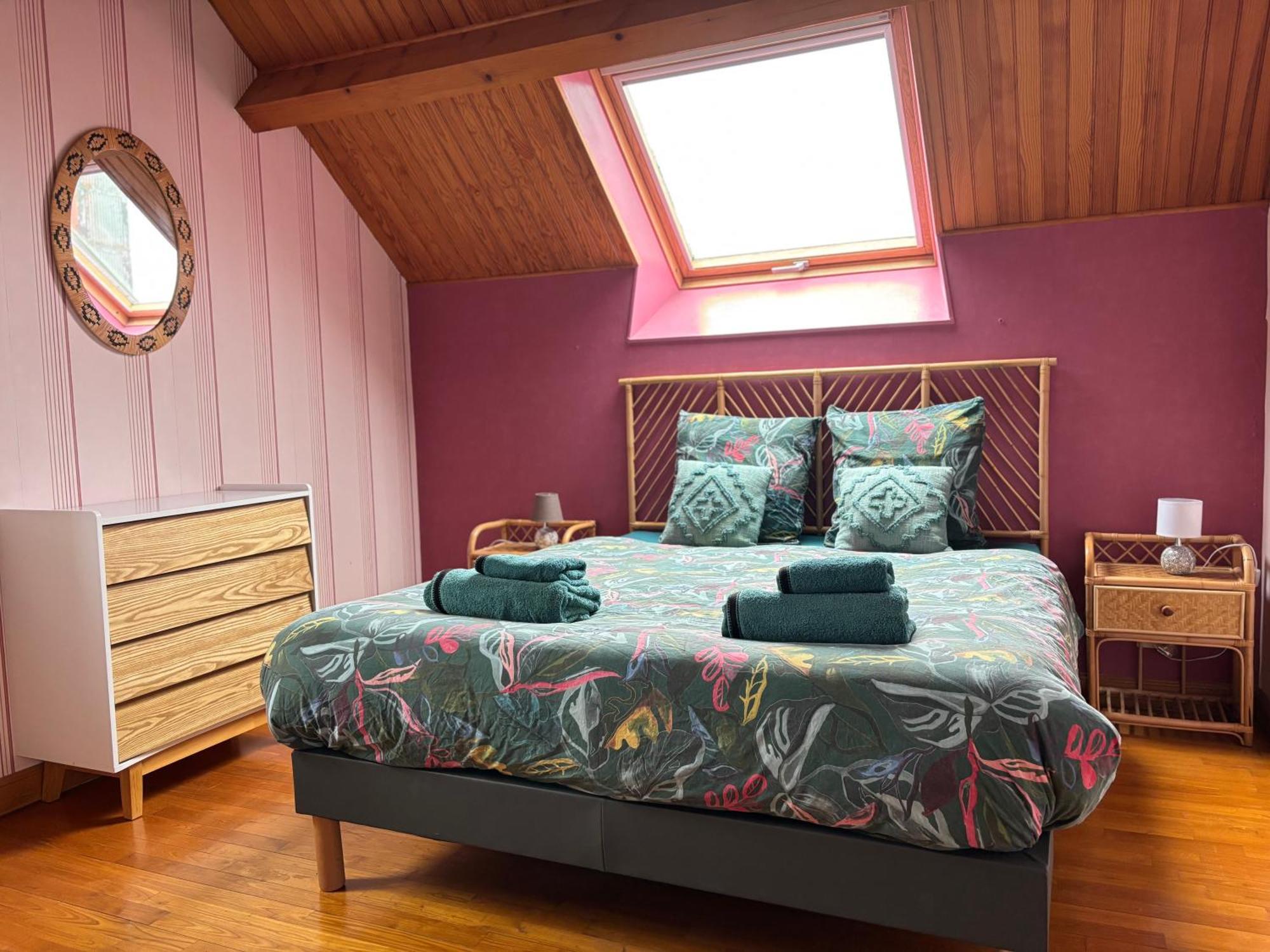 Commes Le So Art, Grande Maison 4 Chambres, Terrain De Petanque, Grand Jardin Clos, Flipper, Babyfoot, Jeux Arcade, Ping Pong,1 Km Mer, Proche Golf, Port En Bessin, Bayeux Et Plages Du Debarquement, Adaptee Enfants מראה חיצוני תמונה