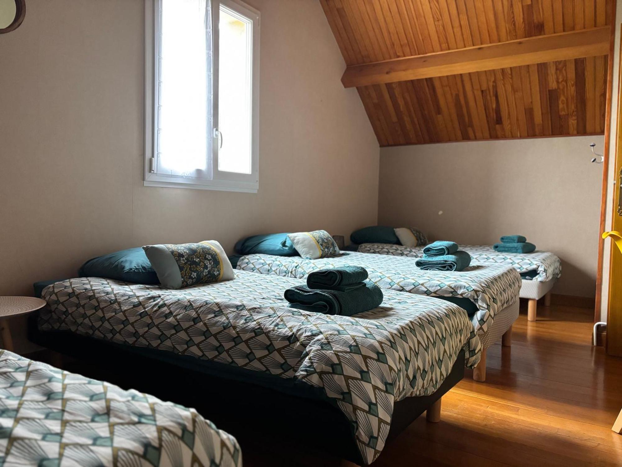 Commes Le So Art, Grande Maison 4 Chambres, Terrain De Petanque, Grand Jardin Clos, Flipper, Babyfoot, Jeux Arcade, Ping Pong,1 Km Mer, Proche Golf, Port En Bessin, Bayeux Et Plages Du Debarquement, Adaptee Enfants מראה חיצוני תמונה