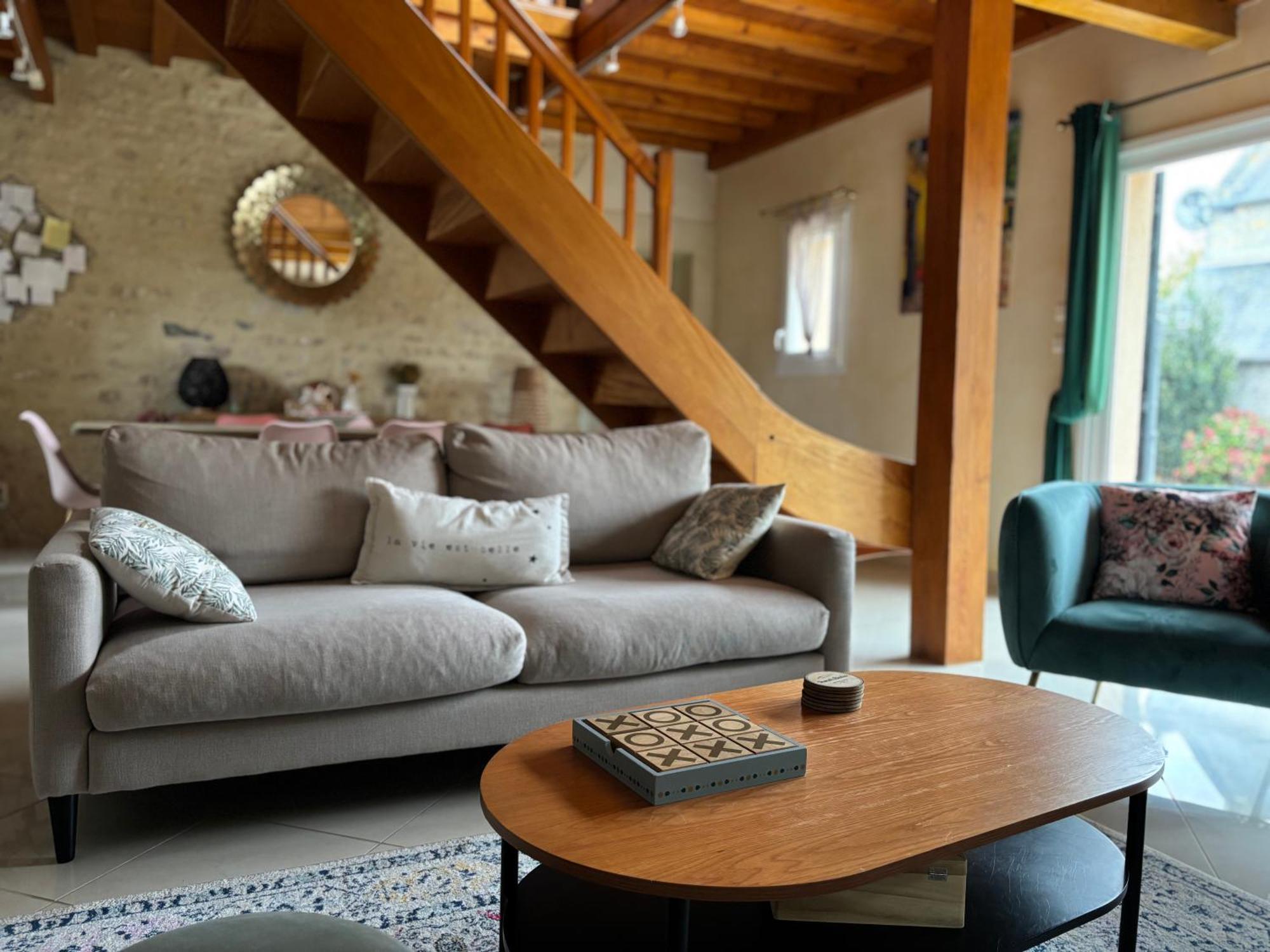 Commes Le So Art, Grande Maison 4 Chambres, Terrain De Petanque, Grand Jardin Clos, Flipper, Babyfoot, Jeux Arcade, Ping Pong,1 Km Mer, Proche Golf, Port En Bessin, Bayeux Et Plages Du Debarquement, Adaptee Enfants מראה חיצוני תמונה
